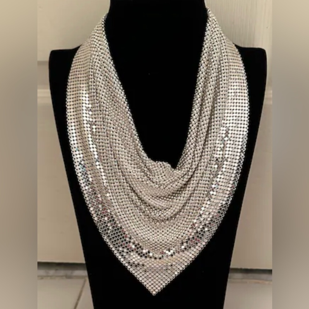 Vintage 1970s Whiting & Davis Silver Mesh Scarf Necklace Mint Condition - Picture 2 of 8